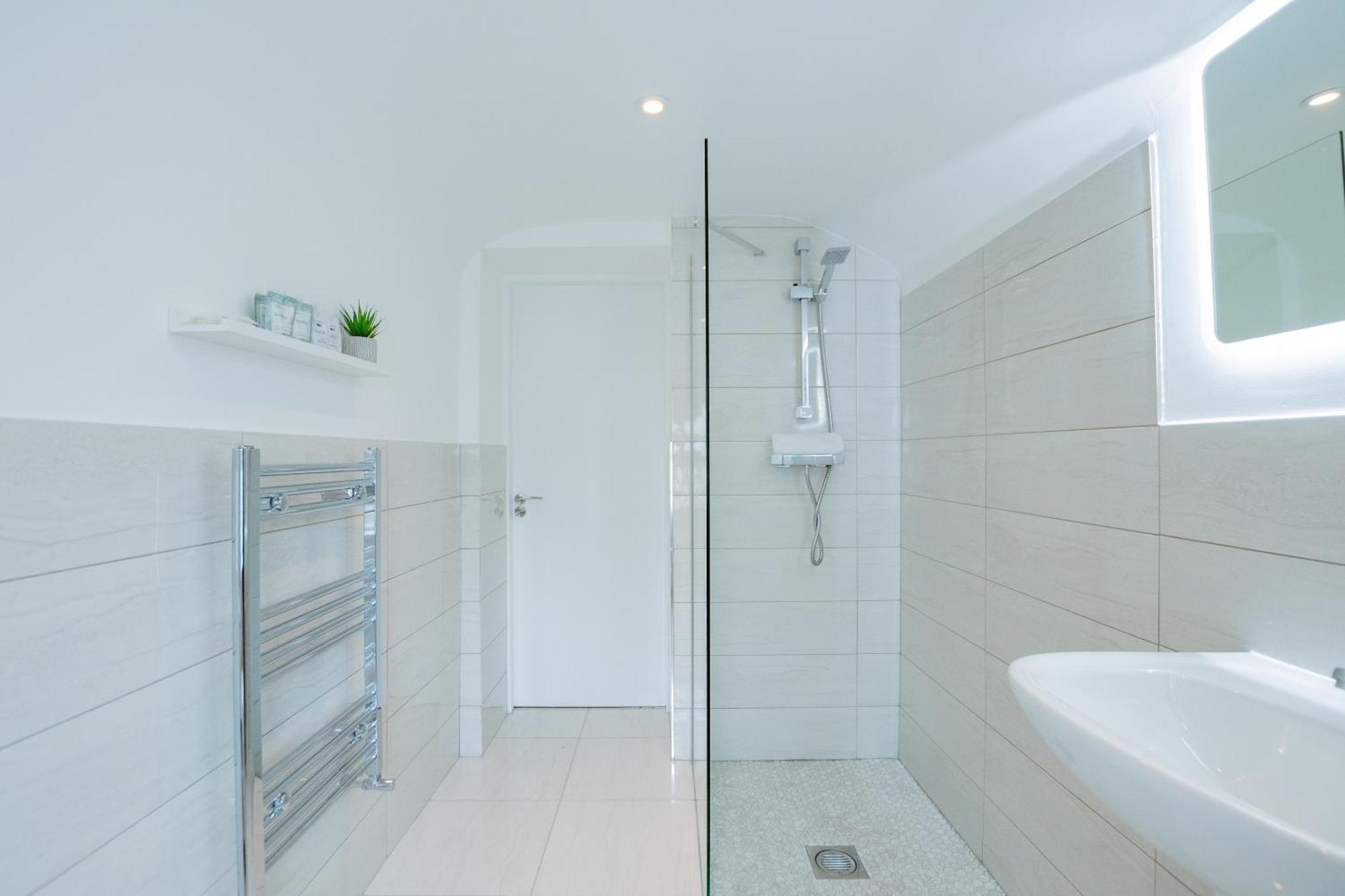 더블린 The Large Group House -Sleeps 21 빌라 외부 사진